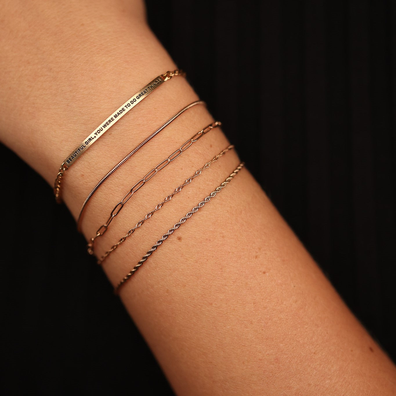 TWISTED ACCENT CHAIN BRACELET