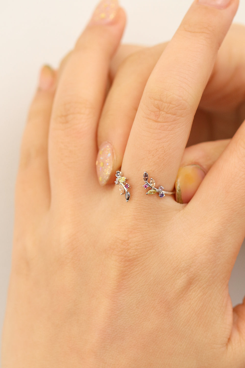 Vivid laurel ring