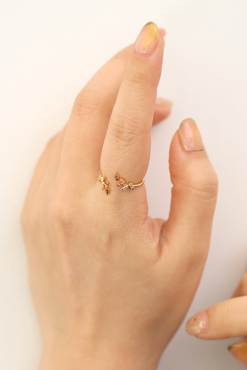 Vivid laurel ring
