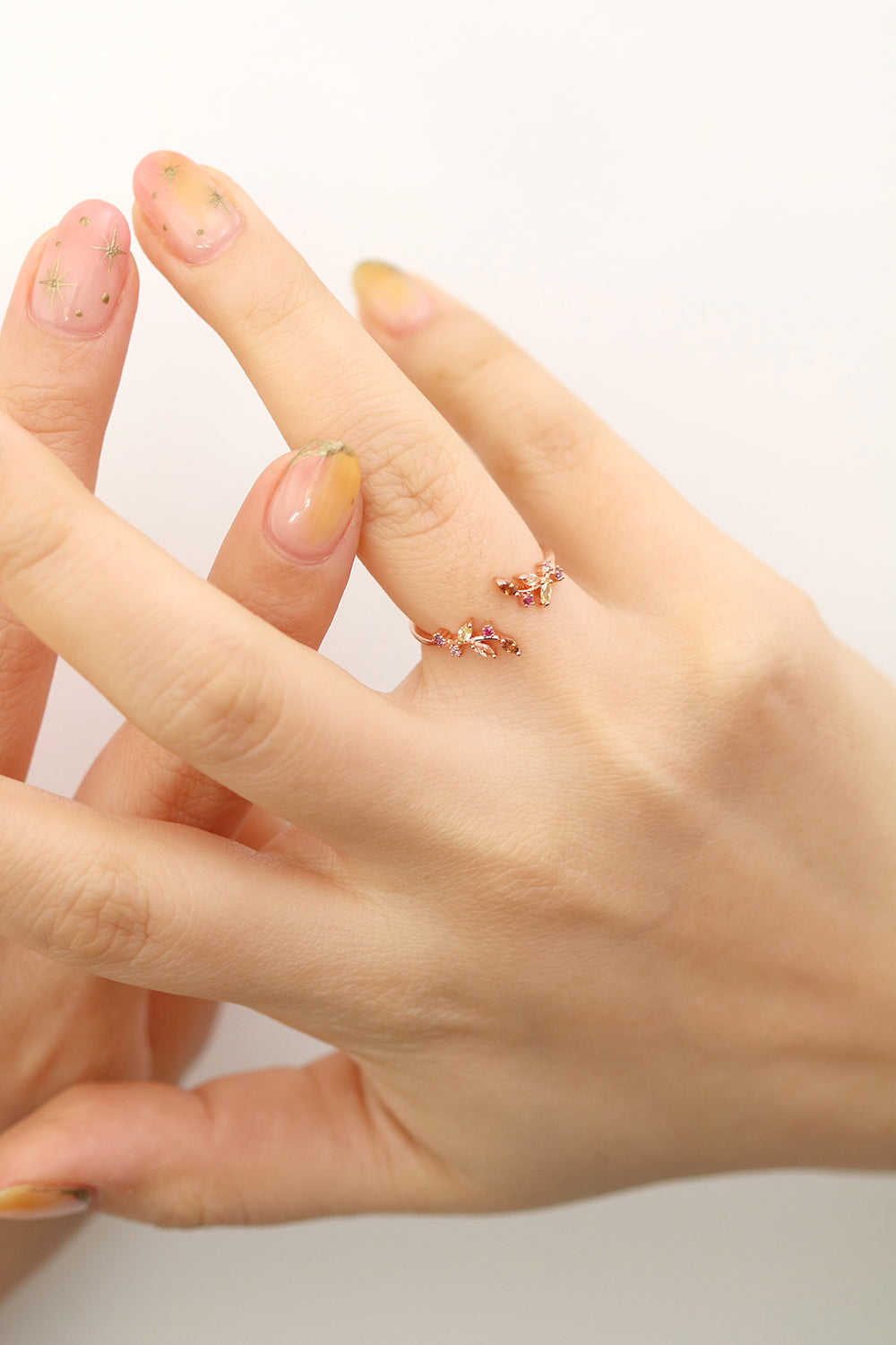 Vivid laurel ring