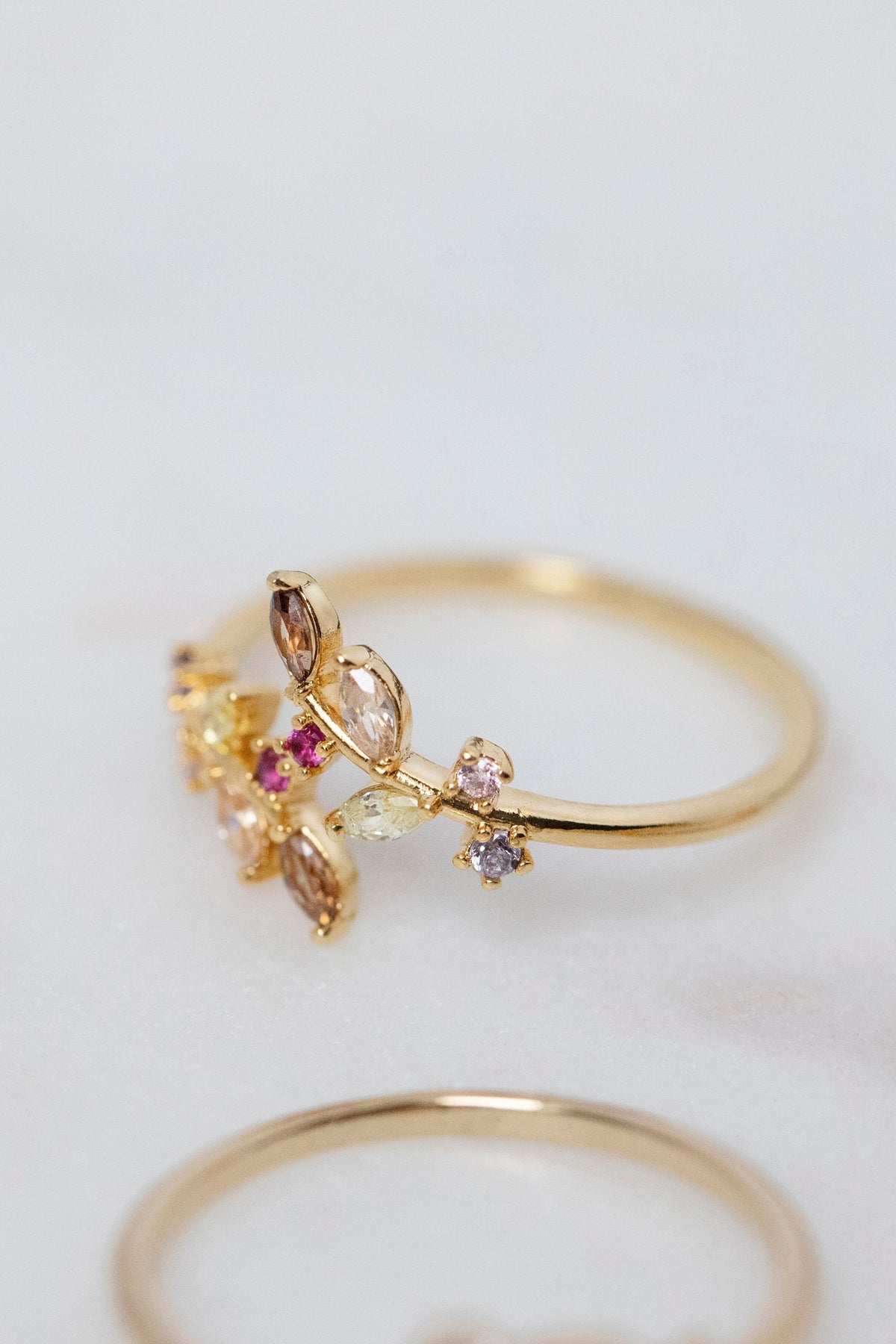 Vivid laurel ring